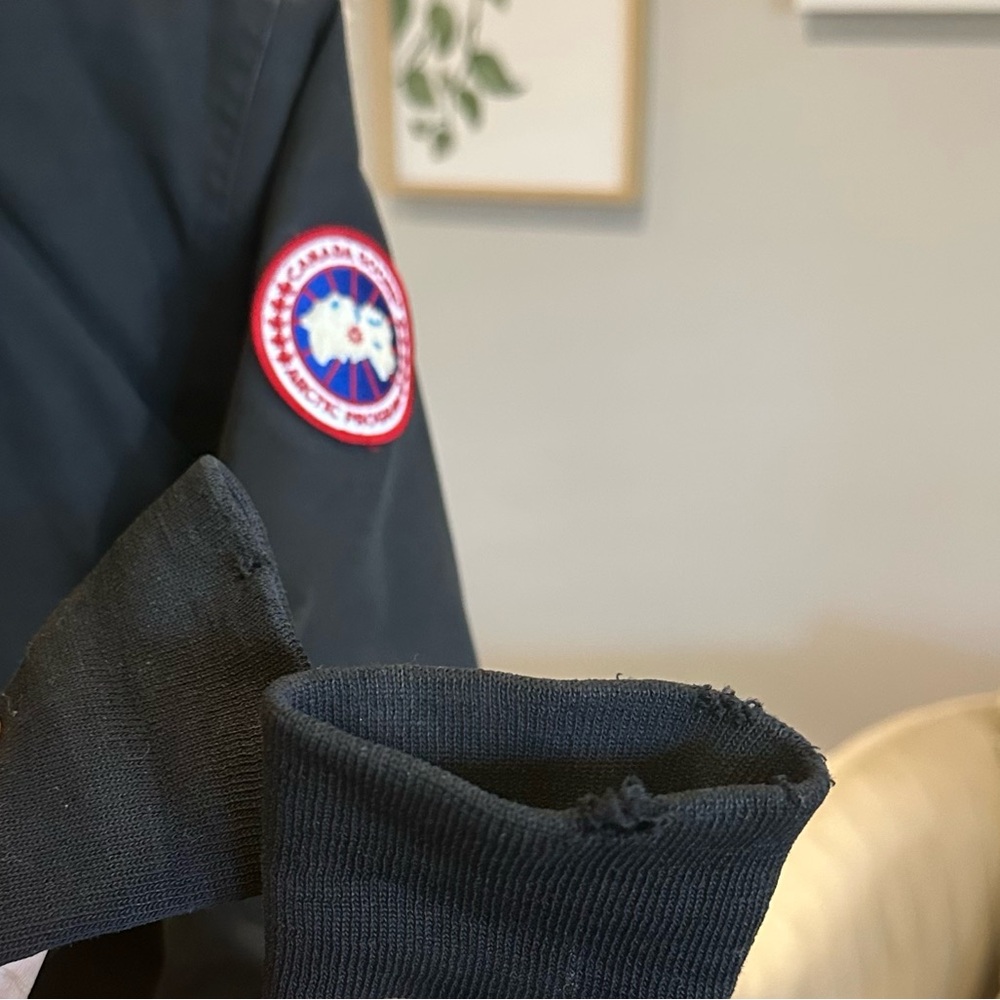 Canada Goose Trillium Black Parka with Fur - Picture 5 of 12
